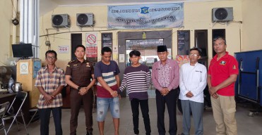 Kejari Perak Hentikan Penuntutan Perkara Pencurian Tersangka Aji Setiawan