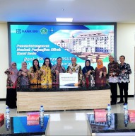BRI Sidoarjo Serahkan Bantuan CSR Kursi Roda ke RSUD RT Notopuro