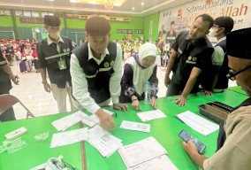 Terima Kasih Atas Kepercayaannya, BRI Rajawali Serahkan Living Cost Embarkasi Surabaya