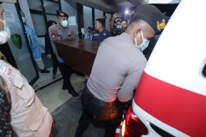 Tim DVI Serahkan 3 Jenazah Santri Ponpes Al Khoziny ke Keluarga