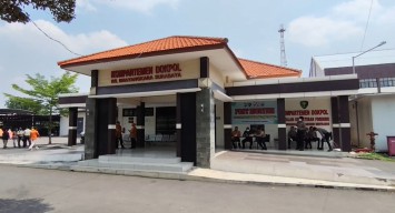 Tim DVI Polda Jatim Kembali Identifikasi 8 Jenazah Korban Robohnya Ponpes Al-Khoziny Sidoarjo