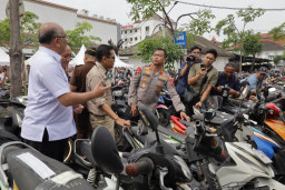 Polrestabes Surabaya Kembalikan Seribu Unit Hasil Ungkap Curanmor kepada Pemiliknya