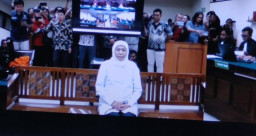 Gubernur Bantah dengan Lugas Tudingan Mantan Ketua DPRD Jatim soal Fee Ijon Hibah