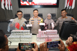 Polres Trenggalek Ringkus 2 Tersangka Penipuan Modus Pencairan Kredit Usaha Milyaran