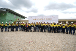 EMAS Lakukan First Gold Pour di Tambang Emas Pani, Resmi Memasuki Tahap Produksi