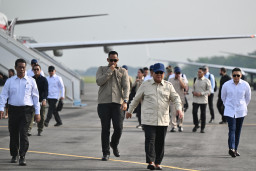 Prabowo Resmikan 166 SPPG Polri, Museum Marsinah hingga Panen Raya Jagung di Jatim