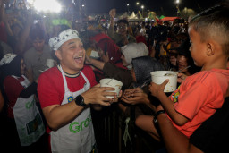 Rujak Phoria 2026 Pecah, Festival Kuliner Ikonik Surabaya Dipenuhi Antusiasme Warga
