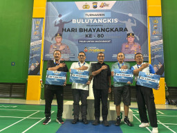 Tim Polda Dua Raih Juara Bulutangkis Kapolda Jatim Cup