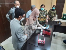 Alat Pendeteksi Covid-19 Melalui Keringat Diuji Coba
