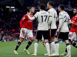 Ronaldo Tendang Jones secara Brutal, Langsung Dikeroyok Pemain Liverpool