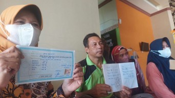 Emak-emak Kena Tipu Minyak Goreng Murah hingga Miliaran