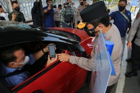 Scan QR- Code PeduliLindungi Berlaku Di Polda Jawa Timur dan Polres Jajaran