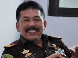 Diduga Miliki Identitas Ganda dan Ijazah Palsu, Jaksa Agung Harus Dicopot
