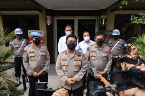 Komitmen Kapolda Jatim Hukum Anggota yang Melanggar, Beri Rewards yang Berprestasi