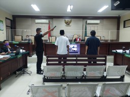 Ajudan Bupati Nganjuk Akui Aliran Uang Suap Untuk Bersenang-senang Dan Membeli Mobil