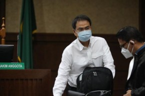 Azis Syamsuddin Dituntut 4 Tahun 2 Bulan, Hak Politik Dicabut