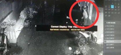 Terekam CCTV, Oknum Perwira Polisi Diduga Melakukan Perampasan
