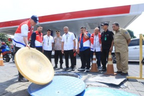 Polda Jatim dan Pertamina Pastikan Stok BBM di Surabaya Aman