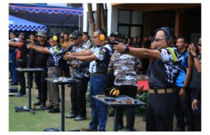Peringati HUT Bhayangkara ke 78, Polda Jatim Gelar Lomba Menembak Kapolda Cup