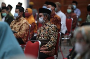 Wali Kota Eri Cahyadi Beri Insensif 2236 Hafidz dan Hafidzah di Kota Surabaya