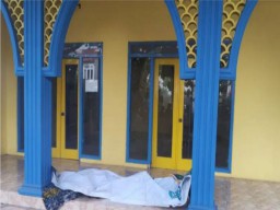 Ditemukan di Teras Masjid dengan Luka Tusuk Diduga Korban Pembunuhan