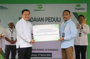 PT Pegadaian Serahkan Bantuan 2 Unit Mobil Ambulance
