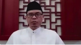 Dituntut 8 Tahun Bui, Munarman Ketawa-Ketawa