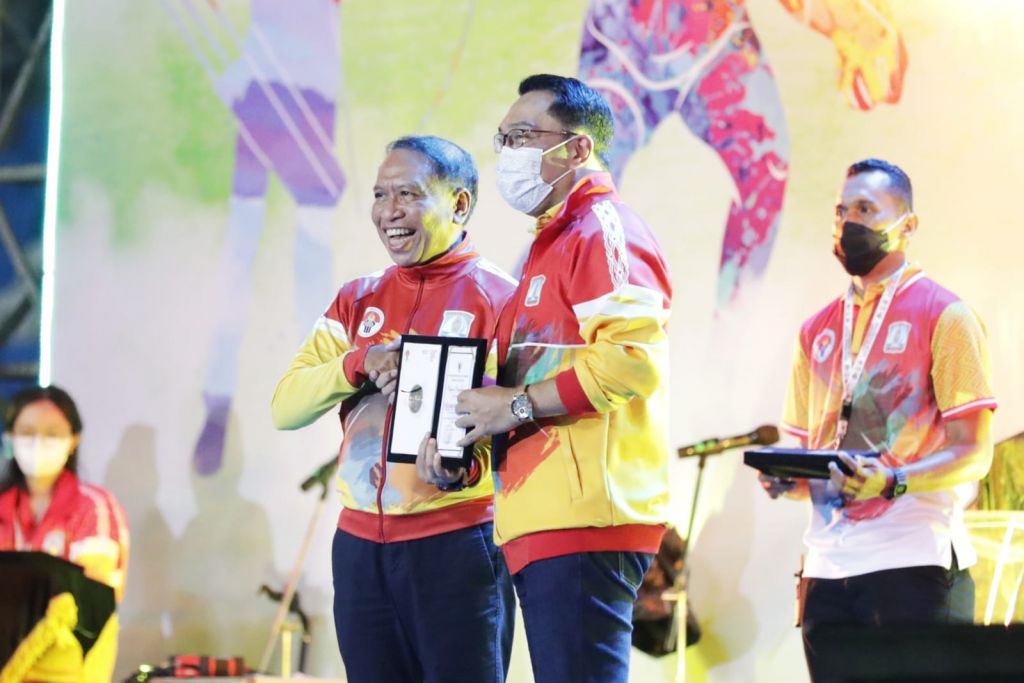 Wakil Presiden RI Ma'ruf Amin menghadiri acara puncak Hari Olahraga Nasional 2022 dengan tema Bersama Cetak Juara di Stadion Batakan, Kota Balikpapan, Kalimantan Timur, Jumat (9/9/2022). 