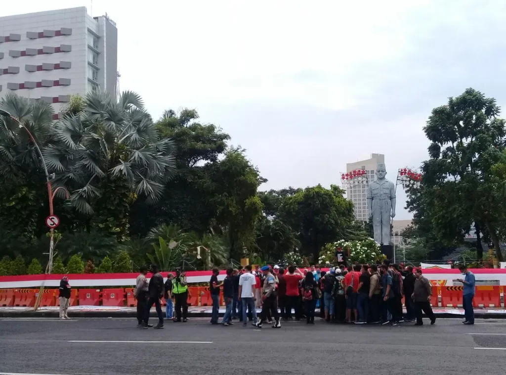 Aksi Penolakan Rizieq dan FPI di Surabaya Diwarnai Adu Jotos