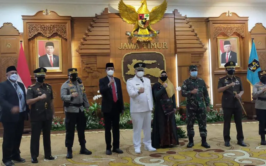 Lantik Whisnu Jadi Walikota Definitif, Khofifah : Trimakasih Bu Risma.
