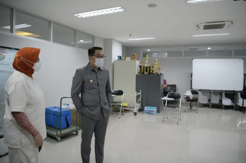 Ridwan Kamil Tinjau Pelaksanaan Vaksinasi COVID-19 Lintas Agama