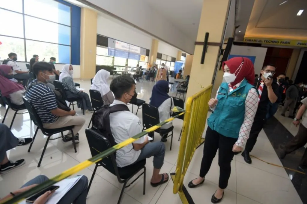 Capaian Sentra Vaksinasi BPBD Jabar di Kota Cimahi Lampaui Target