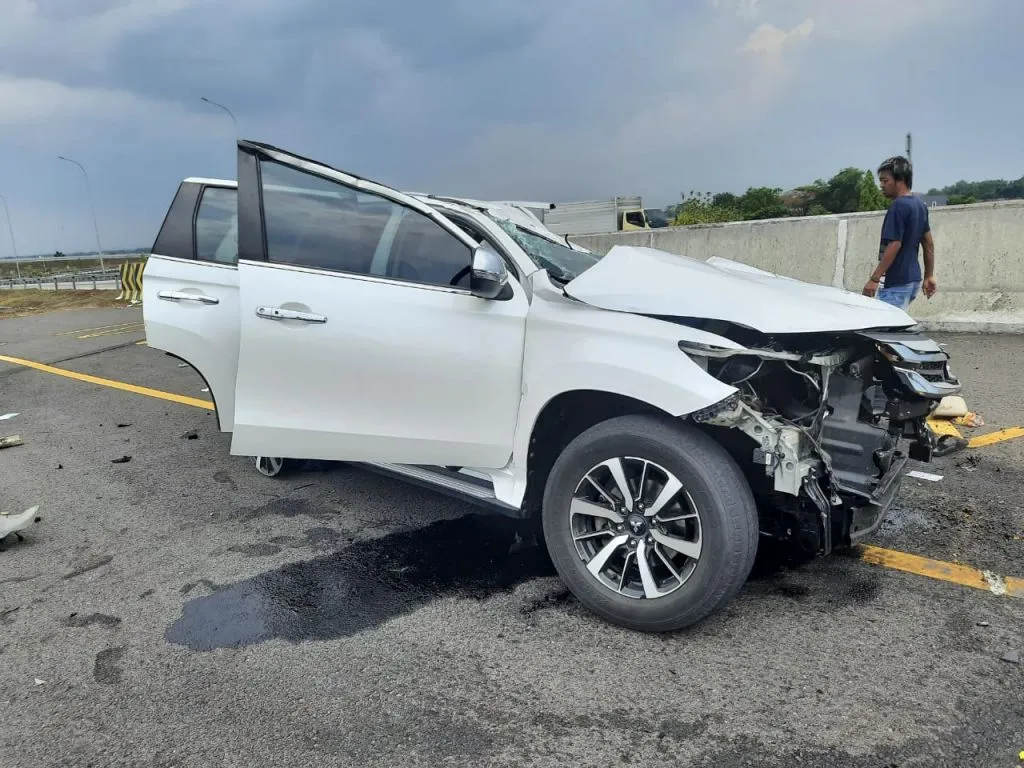 Artis Vanessa Angel dan Suami Dikabarkan Tewas Kecelakaan di Tol Jombang