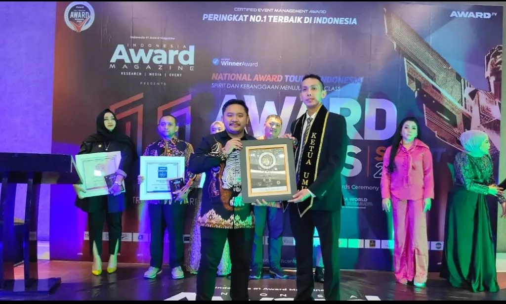 Rahadi, Ketum Advokat PUMI Raih Penghargaan Award Trends Summit 2022