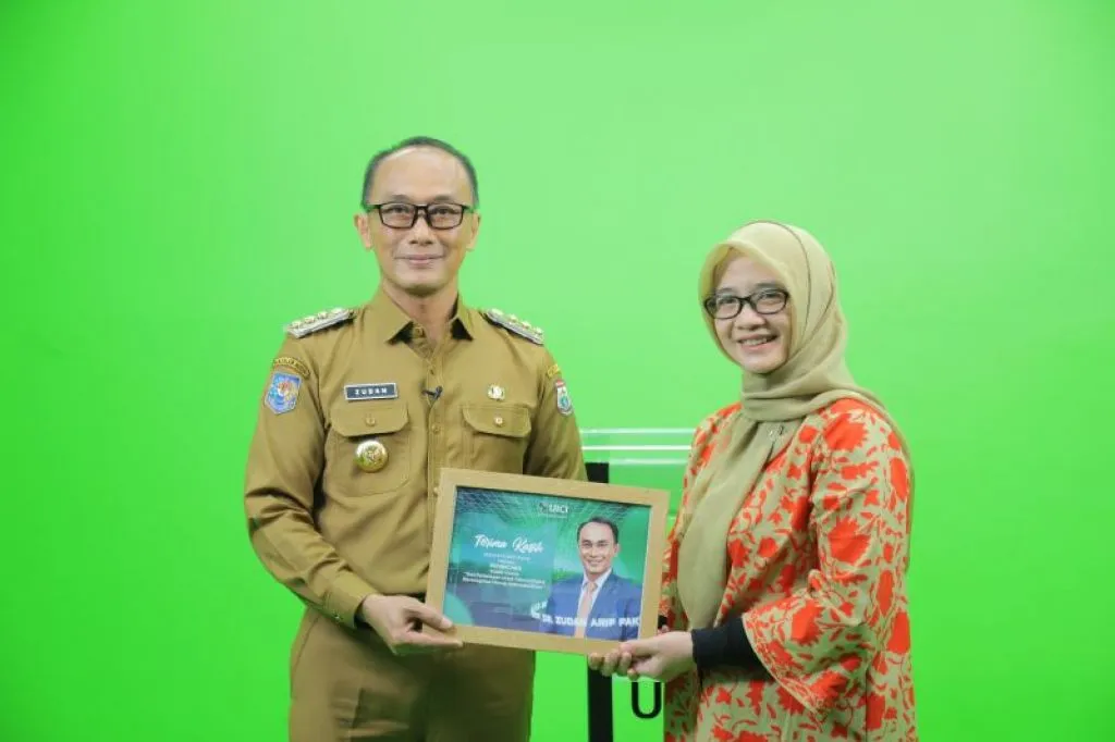Prof. Zudan Arif Fakrulloh memberikan kuliah umum perdana kepada mahasiswa Universitas Insan Cita Indonesia (UICI), Jakarta Selatan, Selasa (19/3/2024). Foto: BNPP