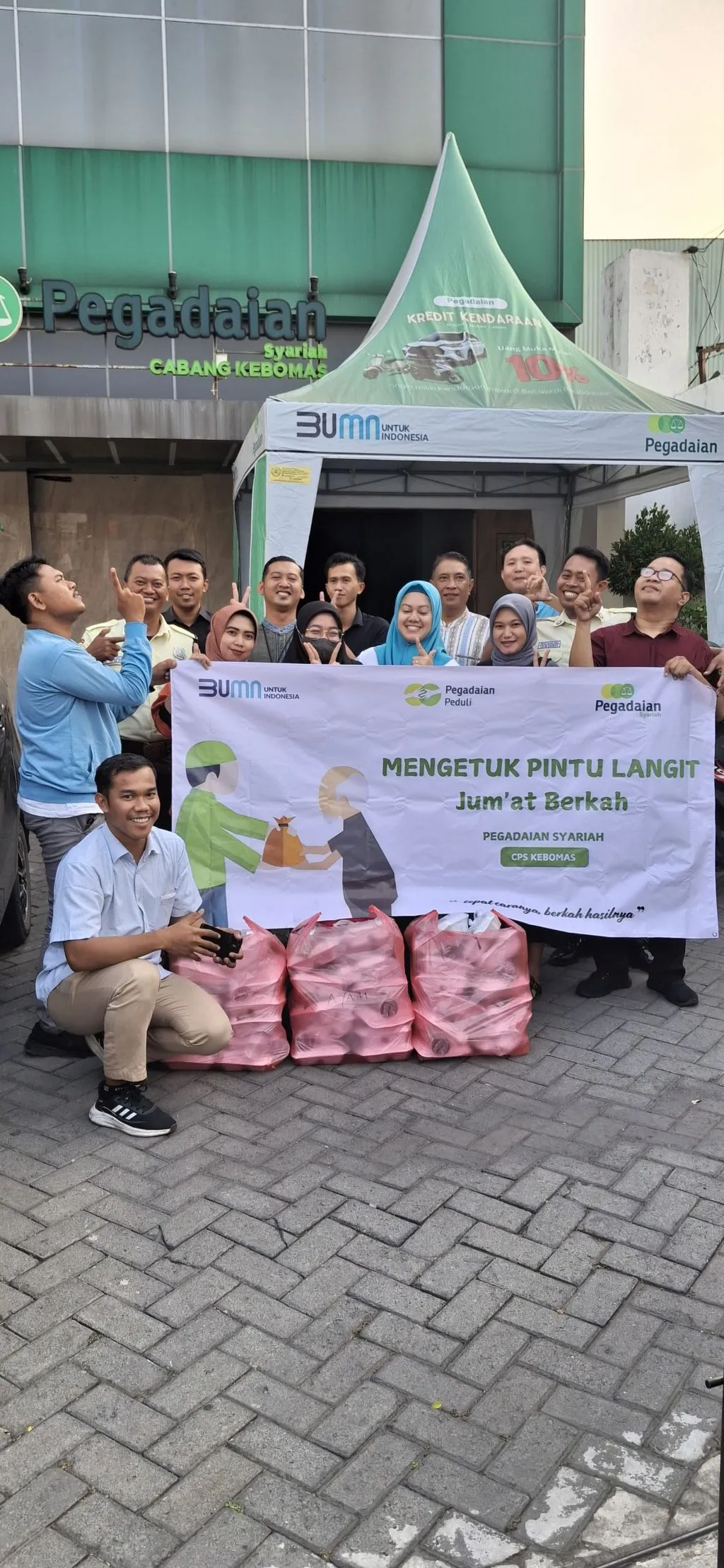 Program Jumat Berkah, Pegadaian bagikan Makanan Siap Saji kepada Masyarakat