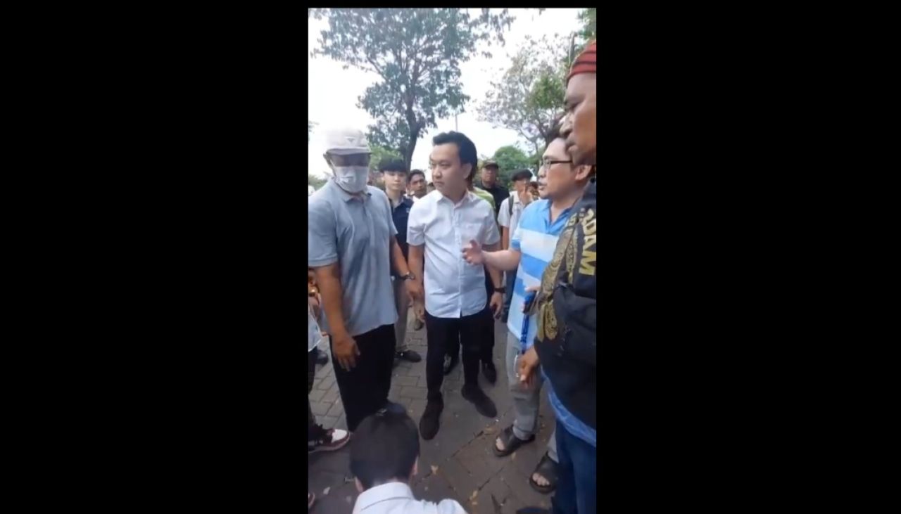 Screenshot video viral aksi perundungan siswa SMA Gloria 2