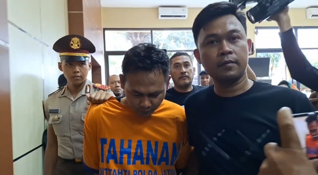 Tersangka Rohmat Tri Hartanto ditangkap Subdit Jatanras Polda Jatim