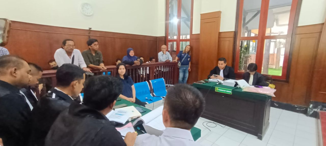 Saksi Novenda saat memberikan keterangan