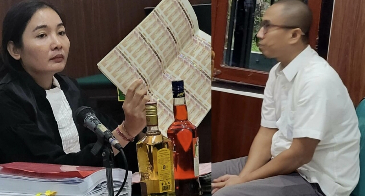 Terdakwa Dominikus Dian Djatmiko kenalan kemeja putih