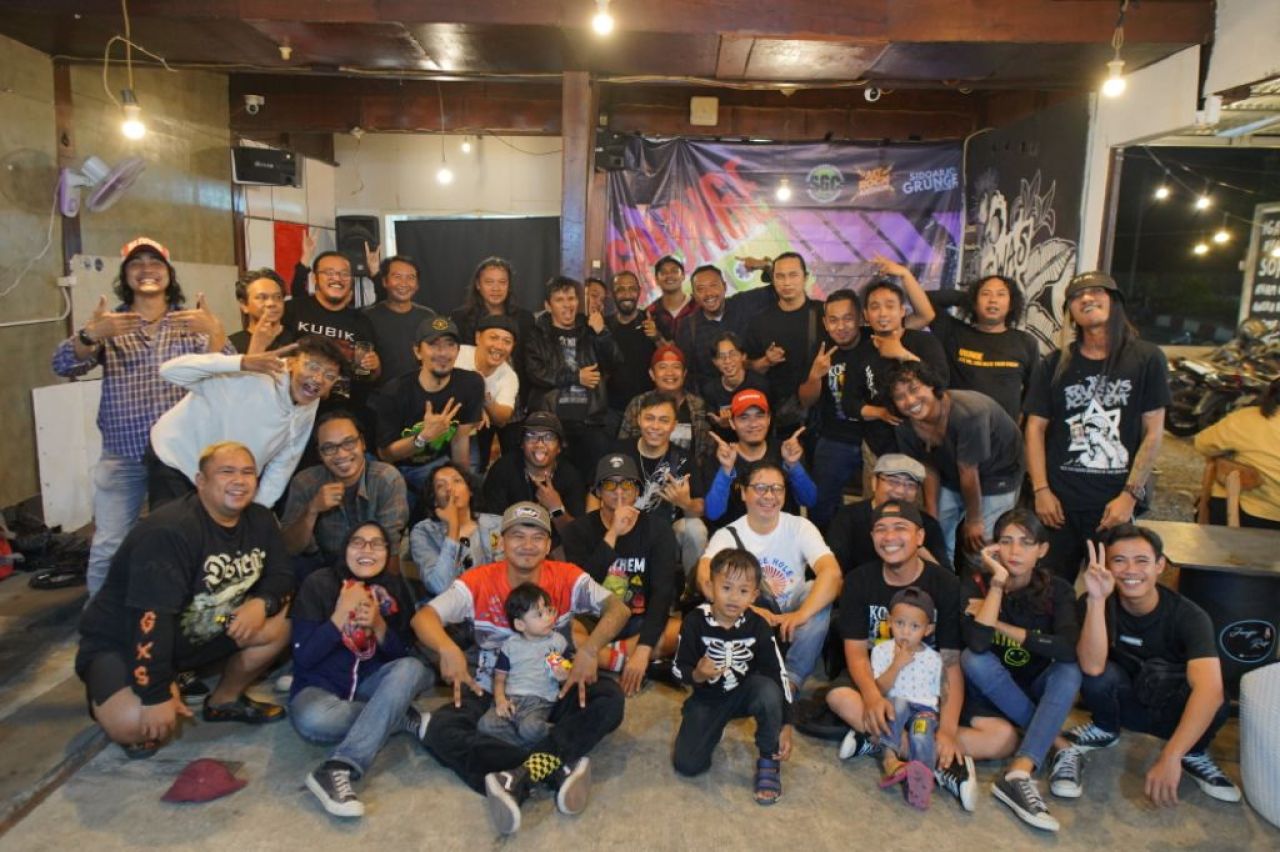 Para pegiat Grunge Boiler Room yang digelar di Lego Coffee.