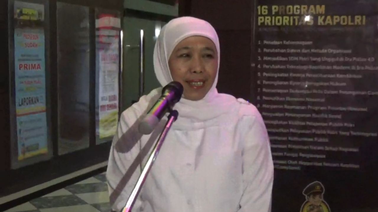 Khofifah Indar Parawansa memberikan keterangan pers usai diperiksa KPK