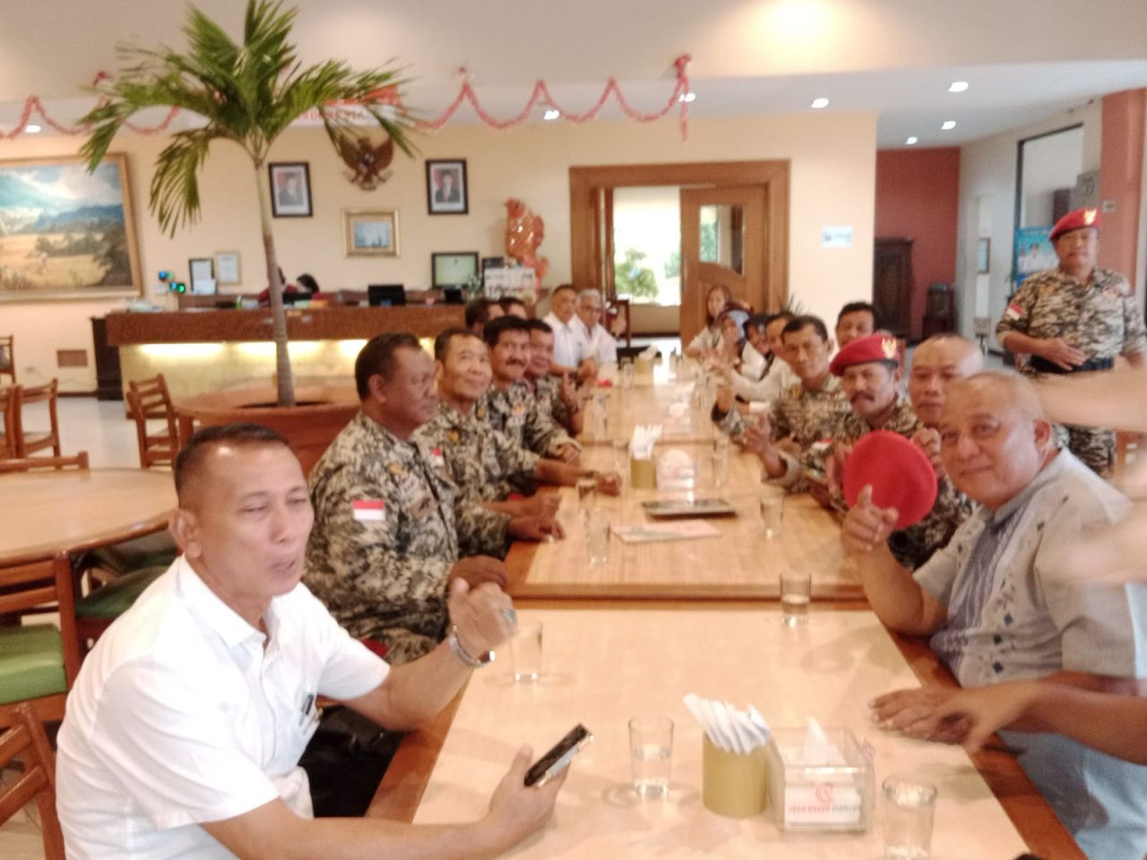 Kol (Pur) Rohmat Sunhaji dengan didampingi pengacaranya yang tergabung pada Divisi Hukum FPPI (Forum Purnawirawan Pejuang Indonesia) Pusat dan FPPI Jawa Timur.