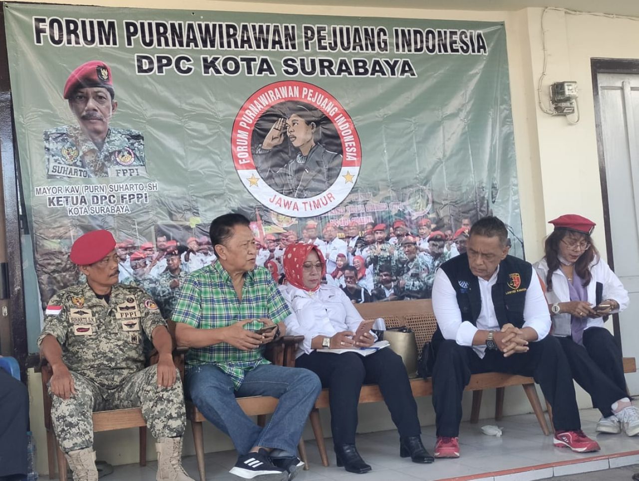 Forum Purnawirawan Pejuang Indonesia (FPPI) DPC Surabaya membuka posko pengaduan orang hilang dan korban kekerasan, Senin (01/09/2025).