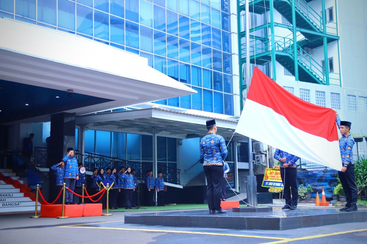 Menteri Dalam Negeri (Mendagri) Muhammad Tito Karnavian memimpin upacara peringatan Hari Ulang Tahun (HUT) ke-15 Badan Nasional Pengelola Perbatasan (BNPP) RI di Sekretariat Tetap BNPP, Jakarta Pusat, pada Rabu (17/9/2025).