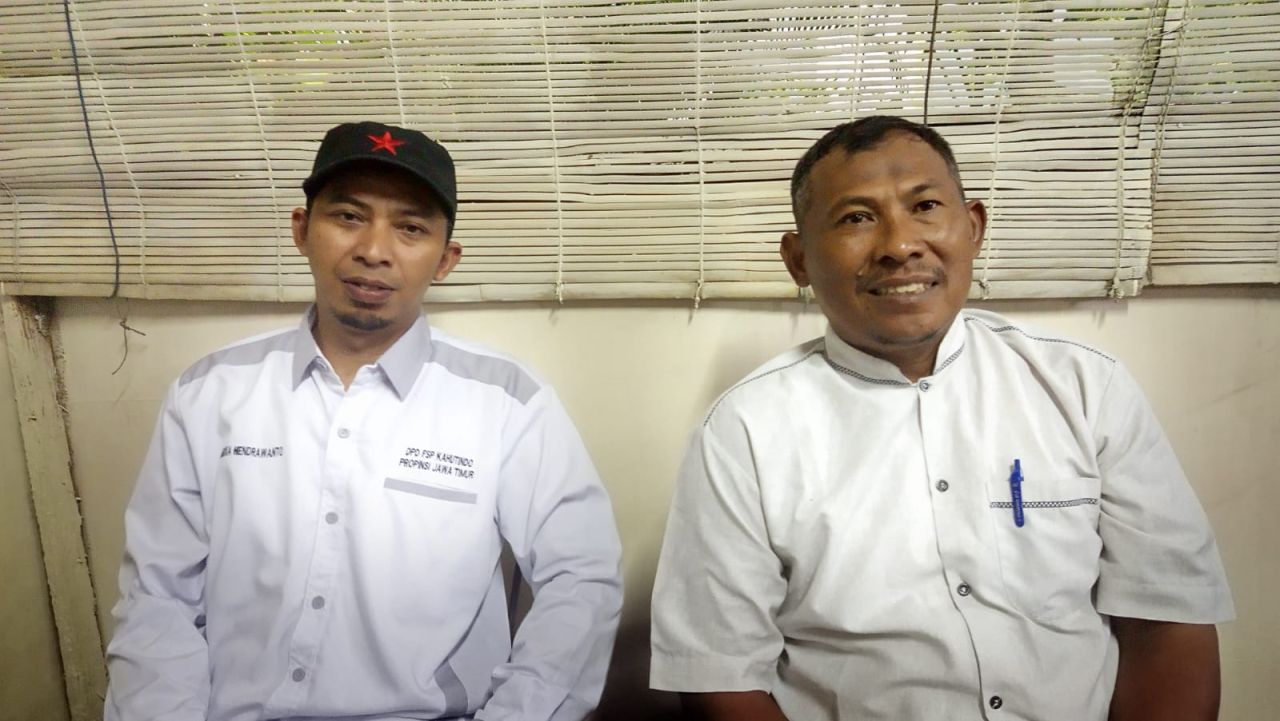 H. Sudarmaji (kanan) bersama kuasa hukumnya
