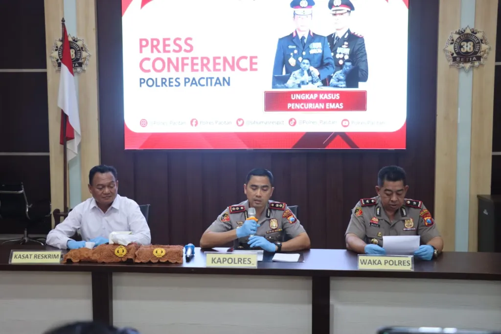 Polres Pacitan Amankan Tersangka Pencuri  Emas Senilai 350 Juta
