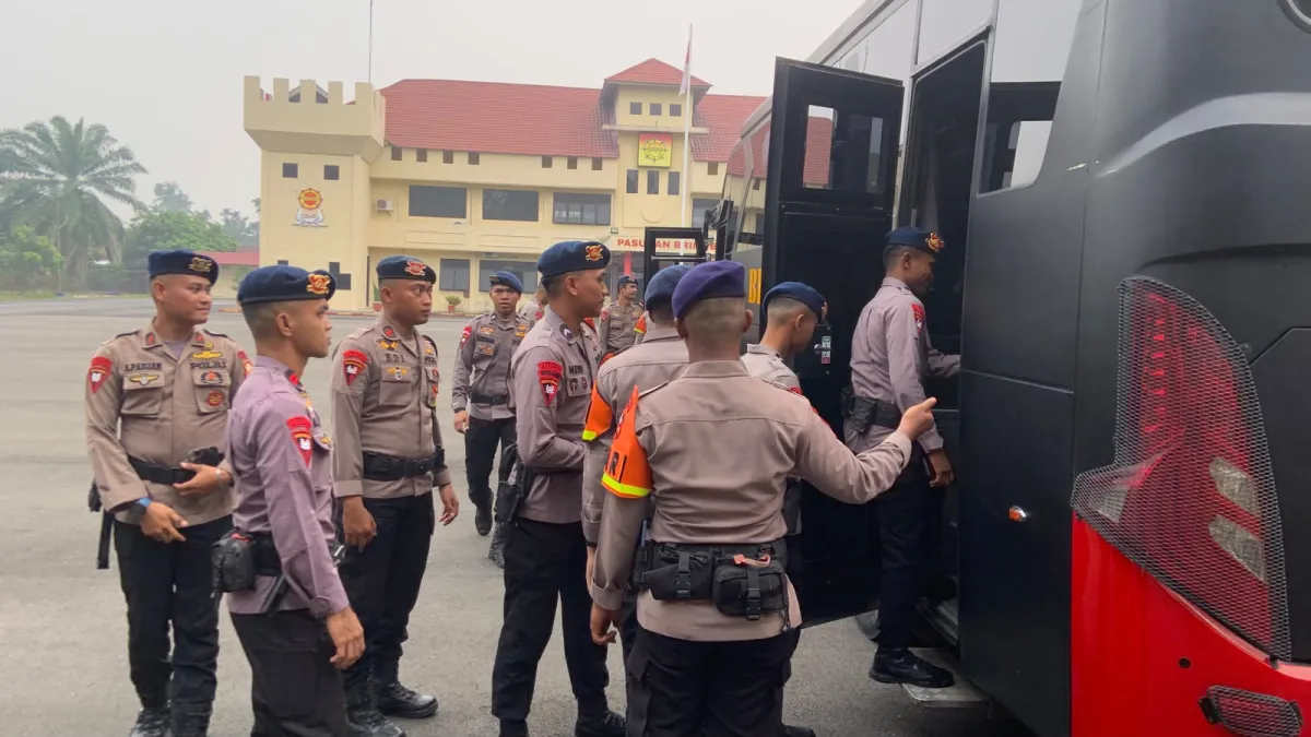 Polri Perkuat Penanganan Karhutla, Kirim Personil Brimob dari Luar Daerah