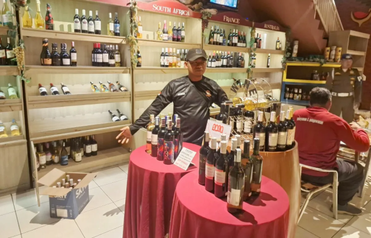 Pemkot Surabaya Batasi Penjualan Miras, Usaha Wajib Tutup Pukul 10 Malam
