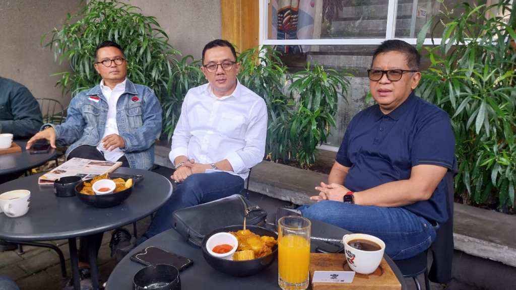 Diskusi dengan Awak Media, Hasto Kristiyanto Beber Isu Kebangsaan